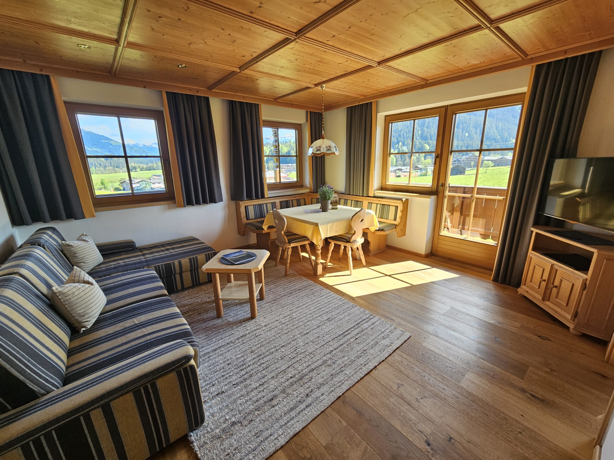 Wohnzimmer - Appartment Astberg - Wiesenhof